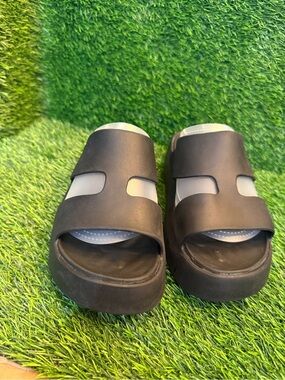 Crocs women Getaway Black Slide Platform H Strap Sandals size 7